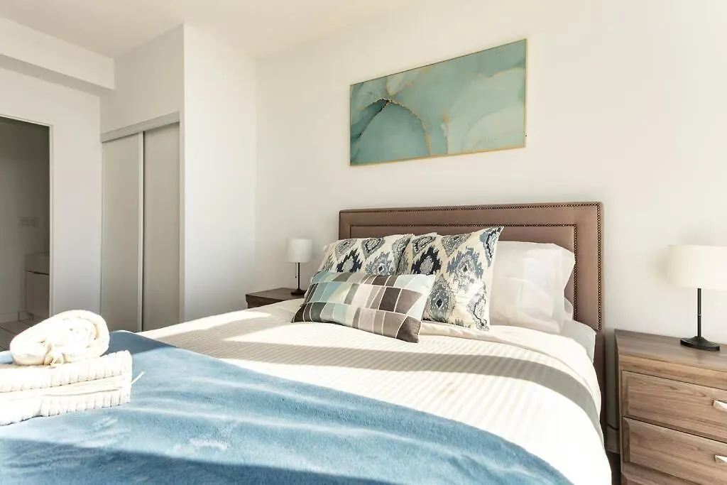 Apartment Luxury Downtown Lakeview & City View Condo Toronto