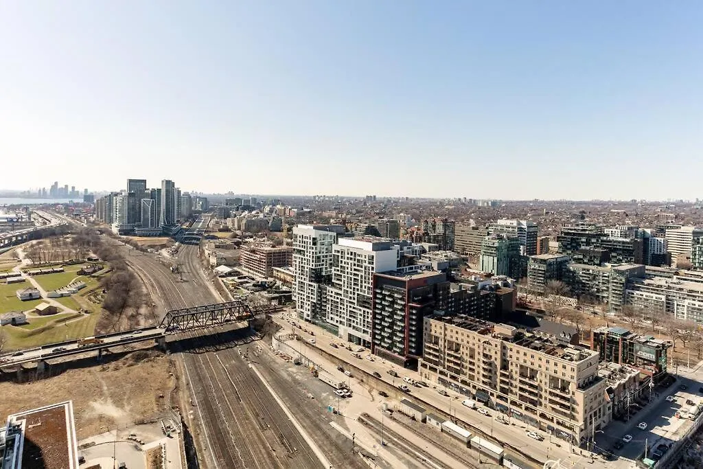 Apartment Luxury Downtown Lakeview & City View Condo Toronto