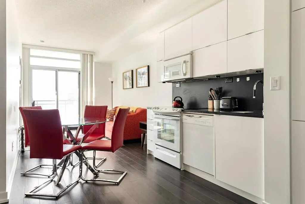 Luxury Downtown Lakeview & City View Condo Toronto Apartment